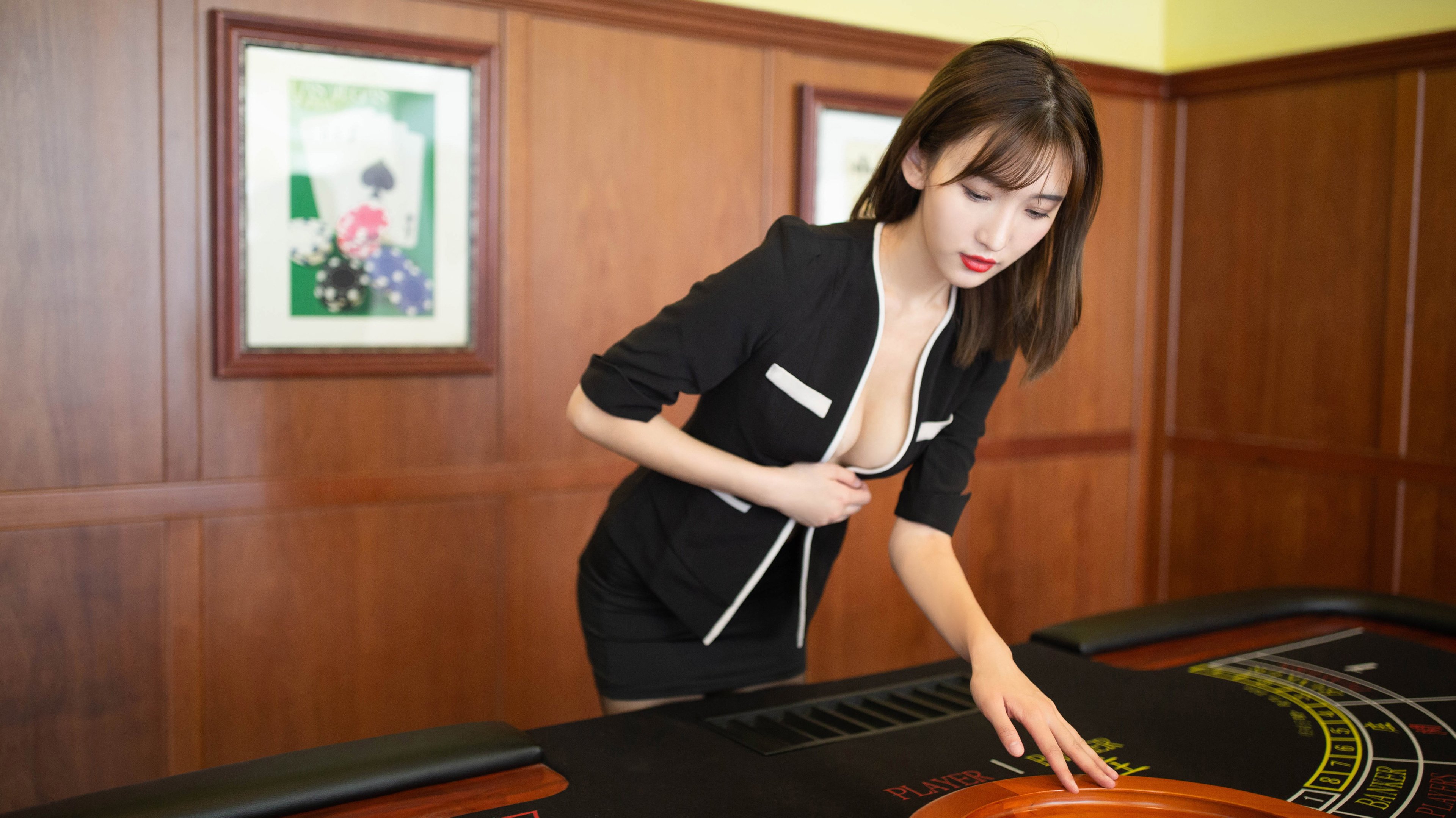 足球热潮席卷，女足影响力扩展，女足球运动