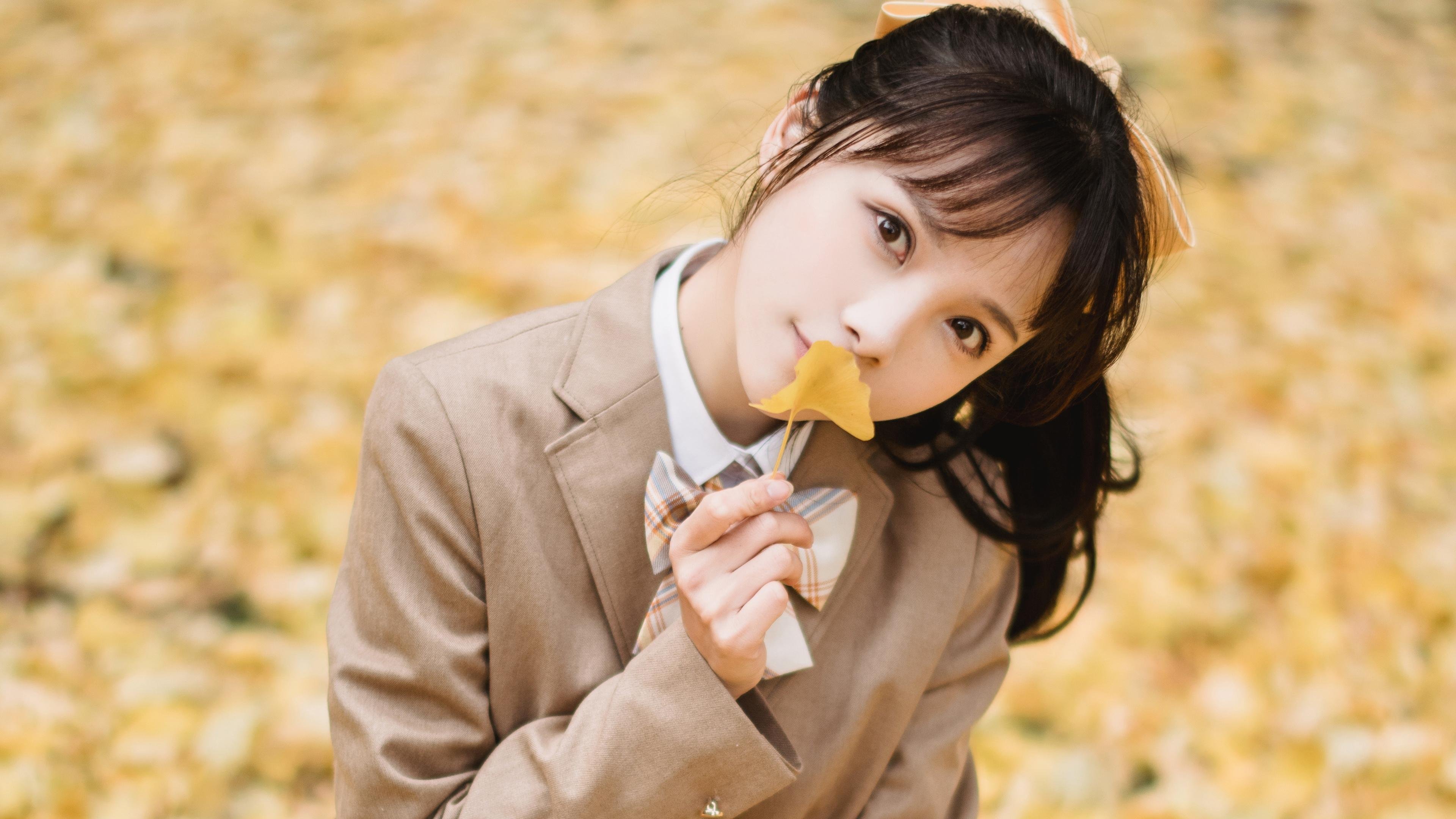 阿莱格里或将接任巴萨新帅，球迷期待斩获冠军，巴萨球员阿莱尼亚