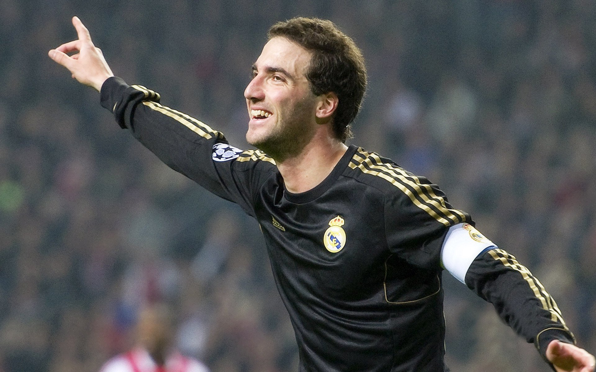 未来“虚拟竞技”热潮来袭，虚拟球员能否引领新赛风？，虚拟足球赛事是真的假的